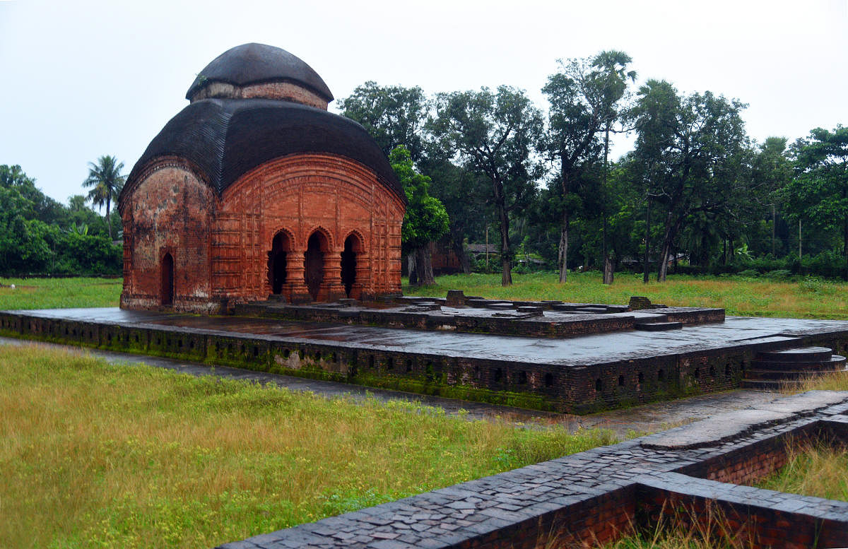 The Rasika Raya Temple stands amid the ruins of a massive fort built in 1400 AD. PHOTOS BY AUTHOR