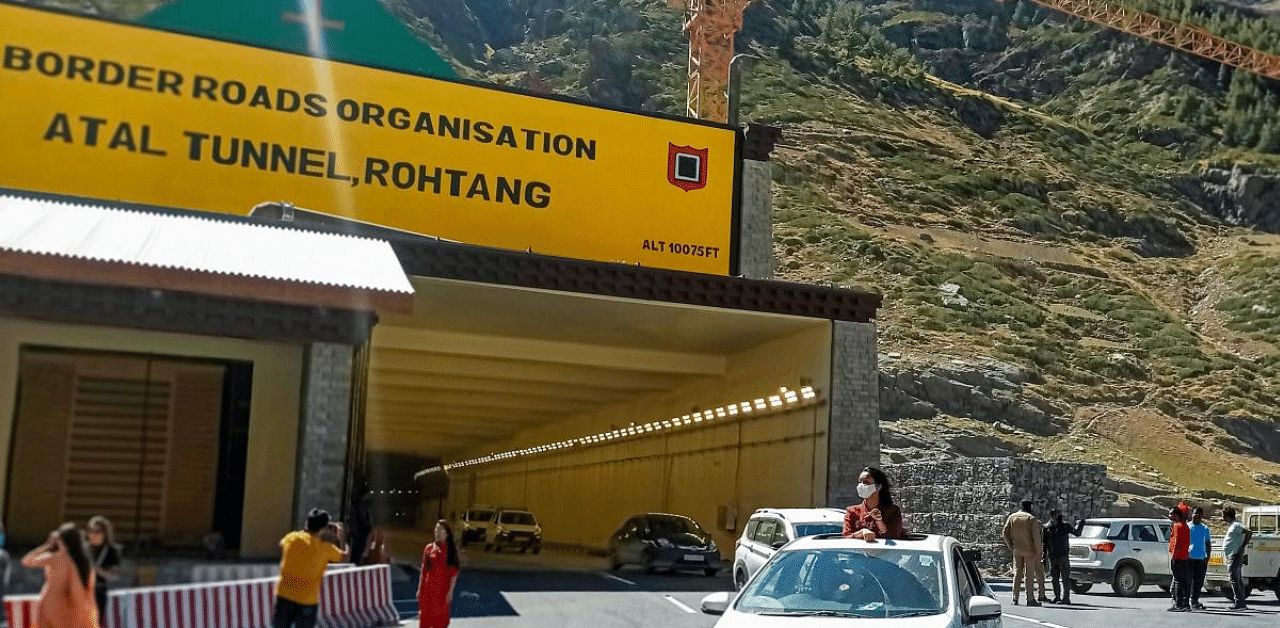 Manali: Vehicles pass through Atal Tunnel to reach Didar. Credit: PTI Photo