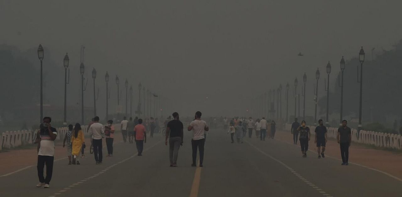 A smoky haze has shrouded the national capital for past few days largely due to calm winds and low temperature that has allowed accumulation of pollutants. Credit: PTI