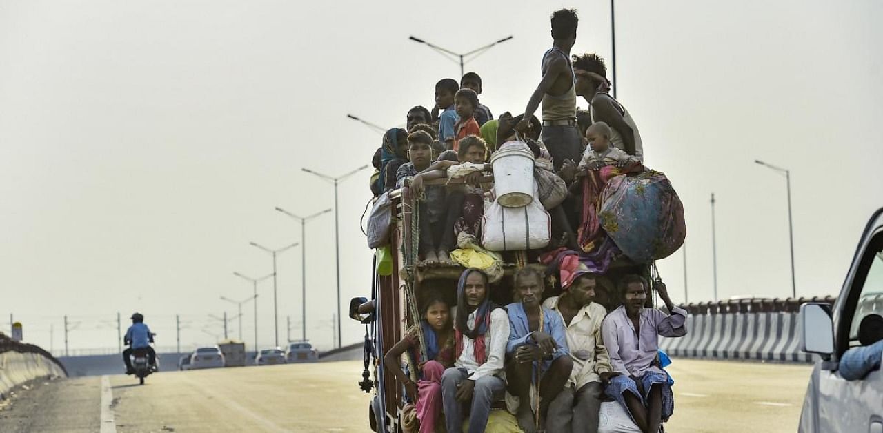 25 crore migrants labourers to enroll for jobs through new government portals. Credit: PTI Photo