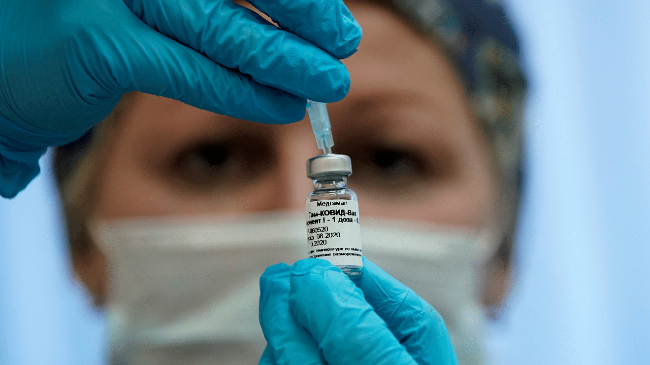 A nurse prepares Russia's "Sputnik-V" vaccine against the coronavirus disease. Credits: Reuters Photo