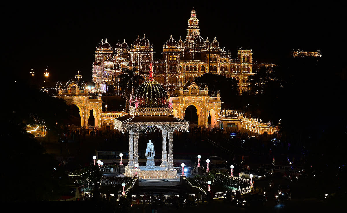 The illuminated Mysuru Palace and its surroundings. DH PHOTO