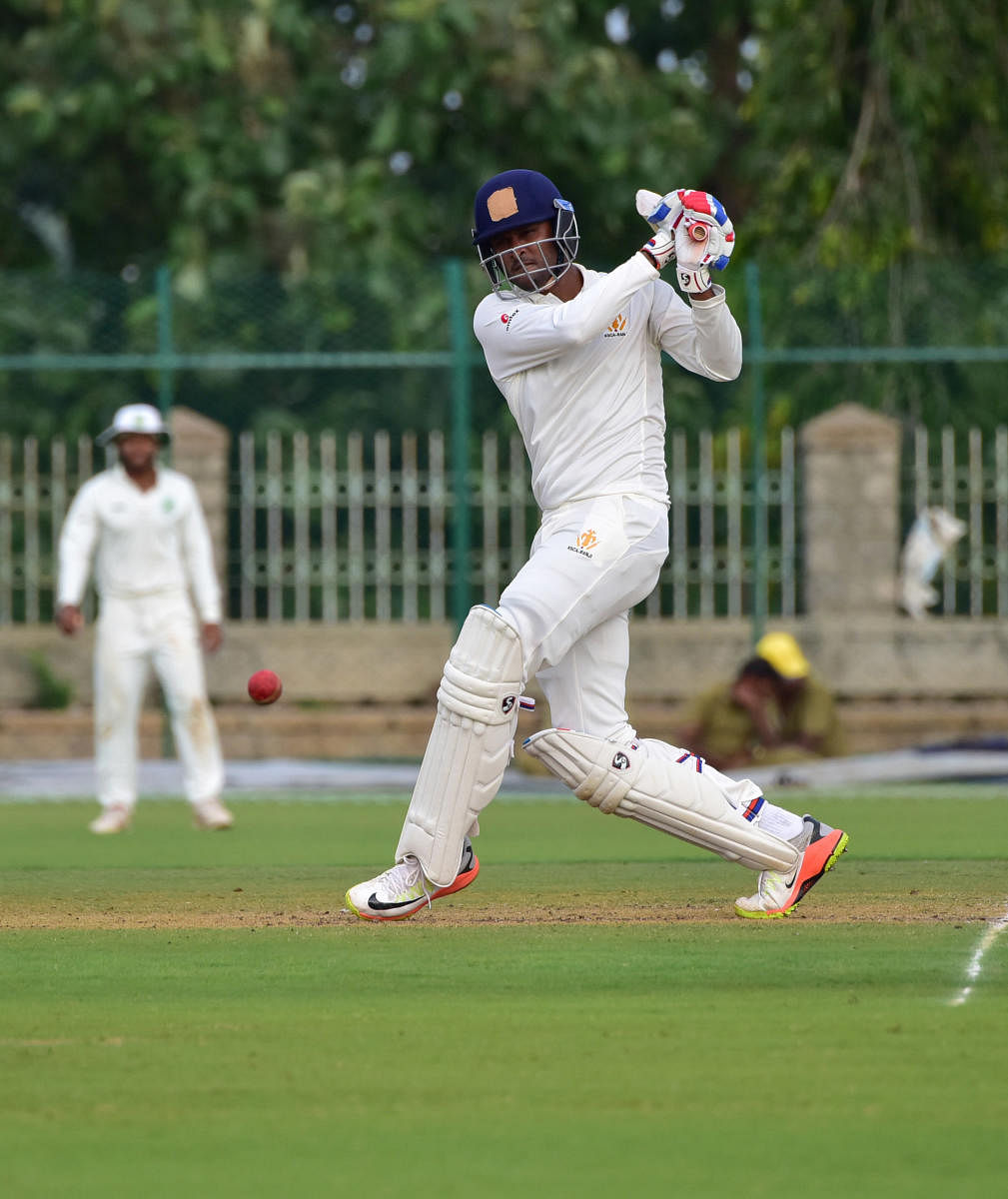 K Gowtham produced a fine all-round show (51 & 3/66) to help Karnataka stay in hunt for a first innings lead against Tamil Nadu. DH FILE PHOTO