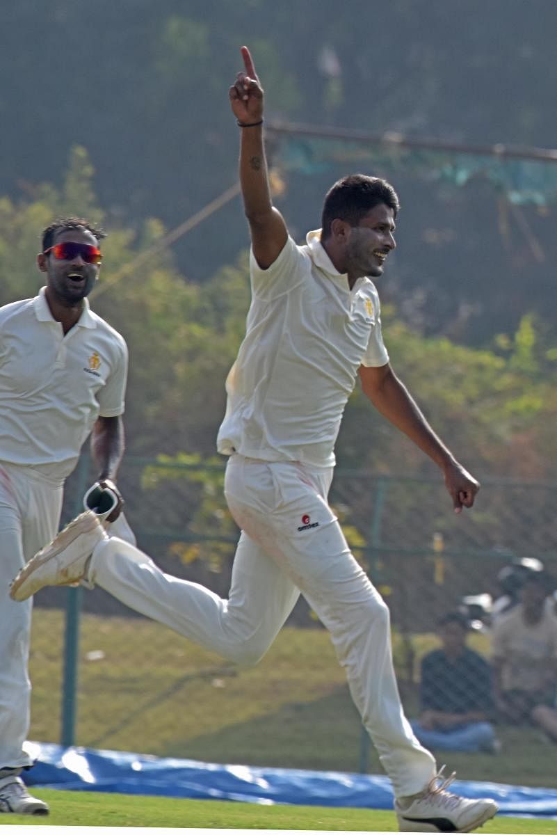 K Gowtham picked up seven wickets in the second innings to guide Karnataka to a 167-run victory. DH FILE PHOTO