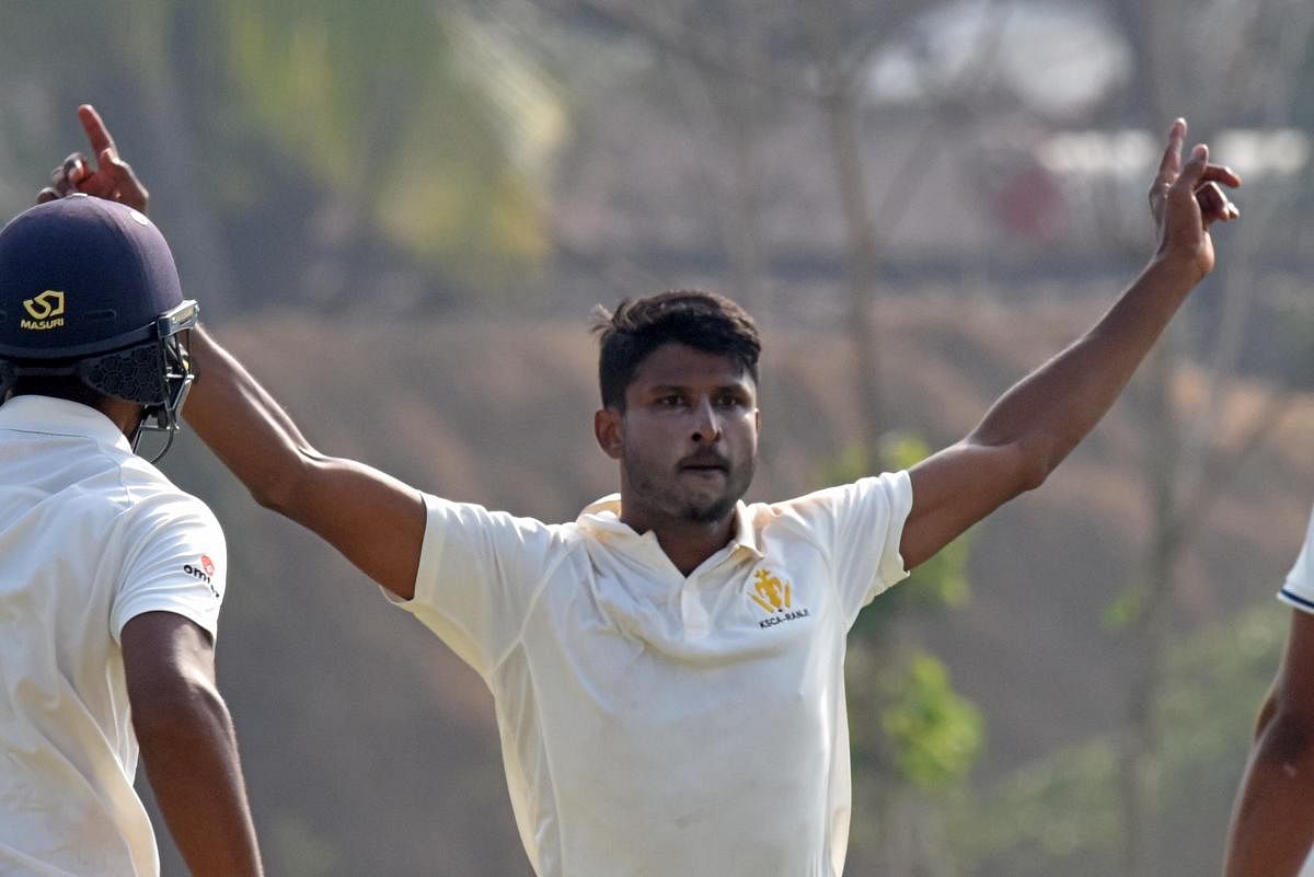 Karnataka off-spinner K Gowtham bagged six wickets to help his side take the crucial first innings lead against Tamil Nadu on Wednesday. DH FILE PHOTO