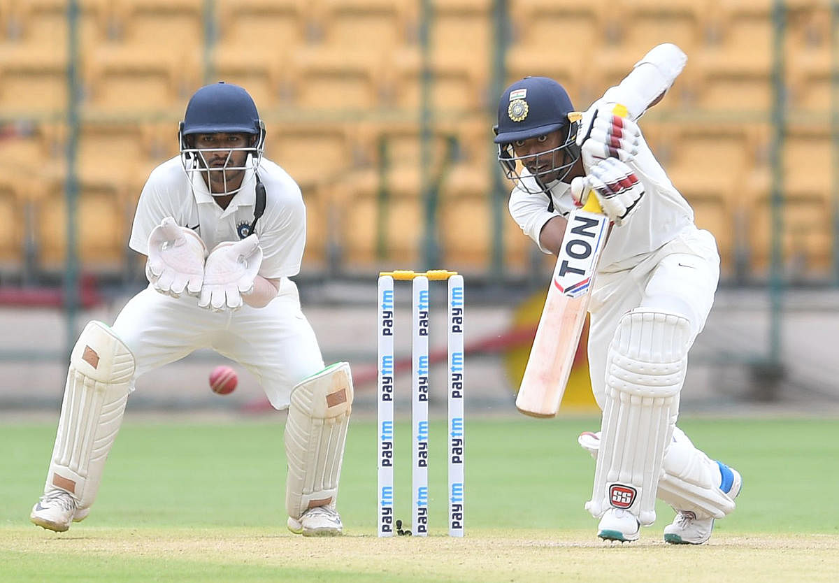 Duleep Trophy is a chance for India hopefuls to impress the national selectors. Inevitably, focusing on individual performances becomes priority. DH PHOTO/SRIKANTA SHARMA R 