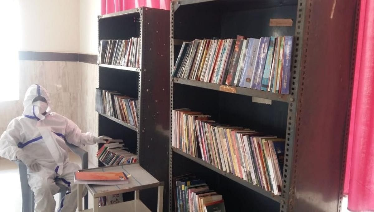 Library at the Dedicated Covid Health Centre at Santhemarahalli hospital in Chamarajanagar taluk. DH PHOTO