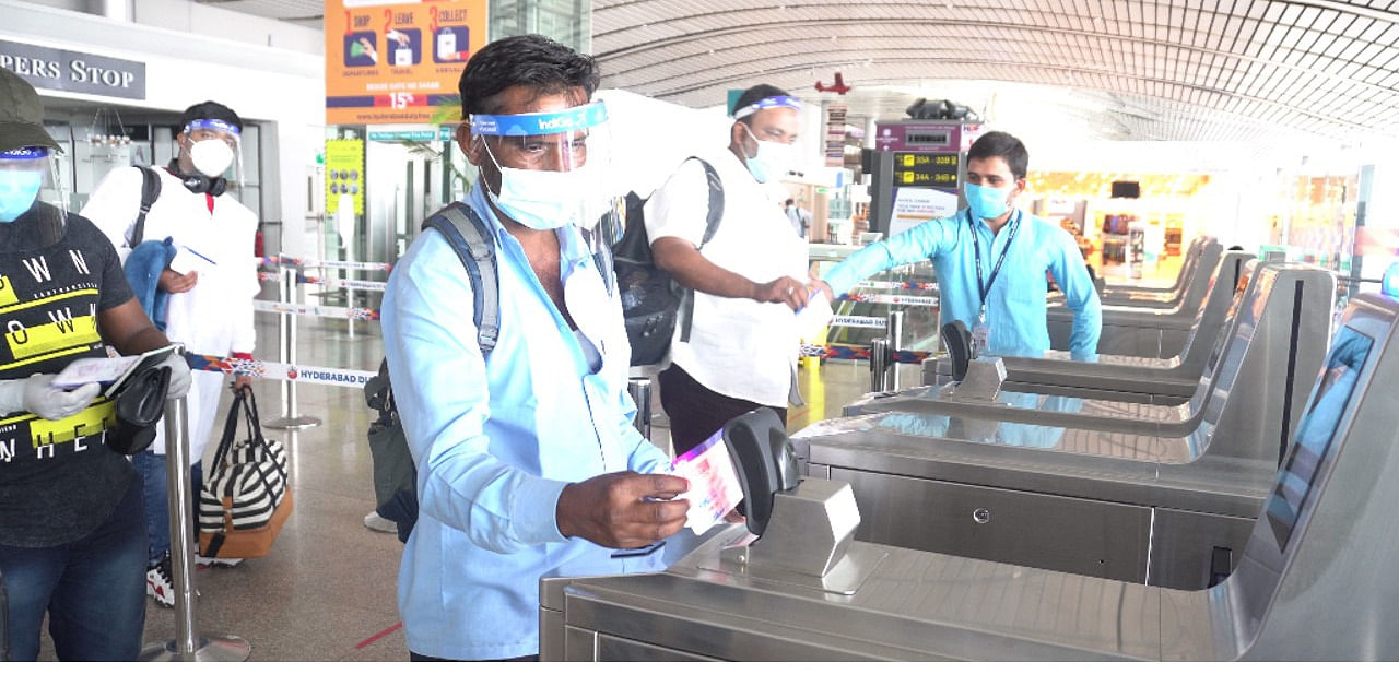 Passengers using e-boarding at Hyderabad airport. Credit: Special Arrangement