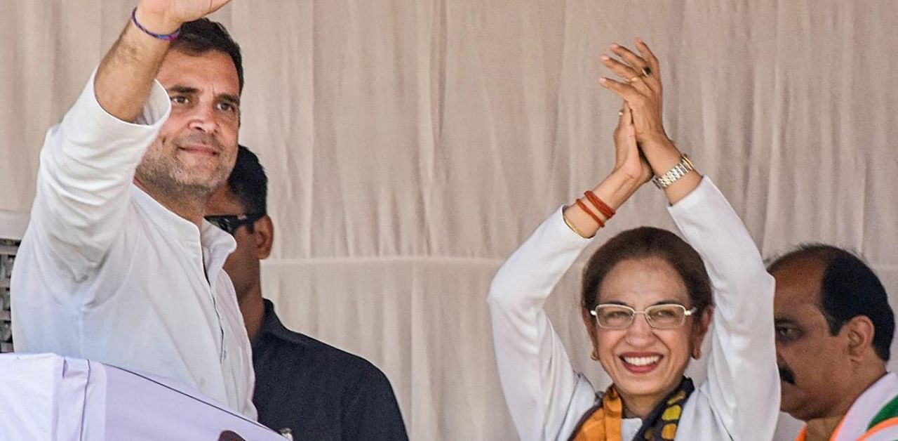 Rahul Gandhi and Annu Tandon. Credit: PTI Photo