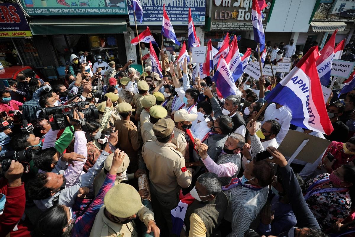 Jammu: Apni Party activists clash with police during their protest march against the amendment in Land Law, in Jammu, Thursday, Oct. 29, 2020. (PTI Photo)(PTI29-10-2020_000068B)