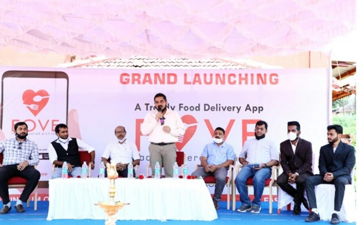 Muliya Jewellers Managing Director Keshava Prasad Muliya speaks during the launch of a food delivery app in Madikeri.