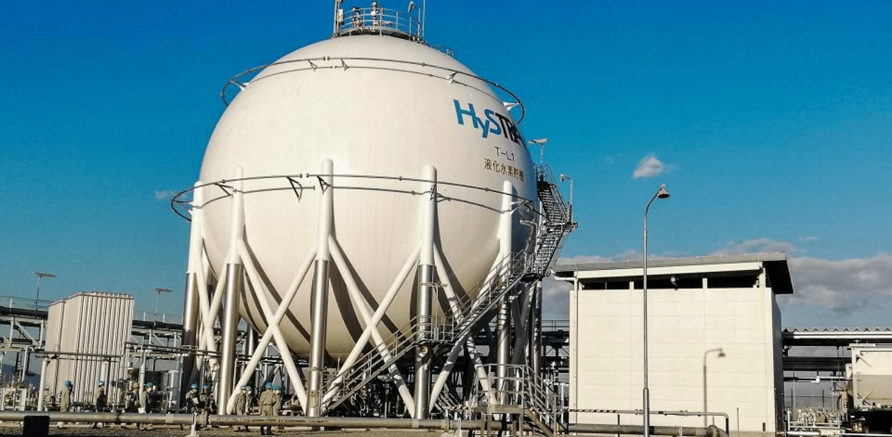 A 2,500 cubic-meter tank containing liquid hydrogen at Kobe Port Island plant in Kobe, Hyogo Prefecture, where a special shipping terminal has been built in order to import liquid hydrogen from Australia. Credit: AFP Photo