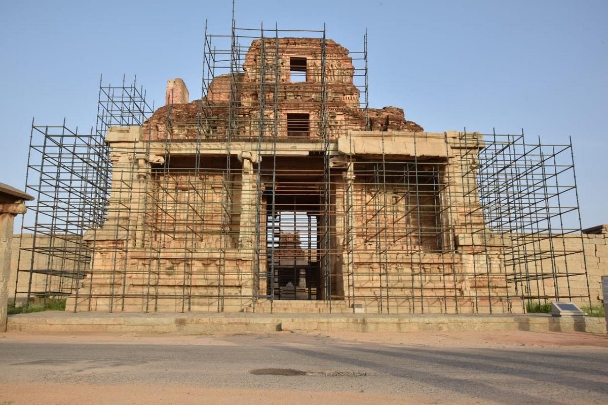 The restoration of Krishna Temple in Hampi started and ended with fixing of steel scaffolding to the temple arch and walls 20 years back.(Right) Krishna temple was built by Vijayanagara king Krishnadevaraya to commemorate his victory over Odisha king Gaja