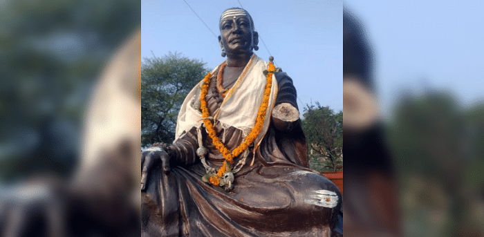 The left hand of the statue of Basaveshwara holding Ishtalinga was cut off by unidentified people at Bijaguppi in Ramdurg taluk of Belagavi district on Sunday. DH PHOTO