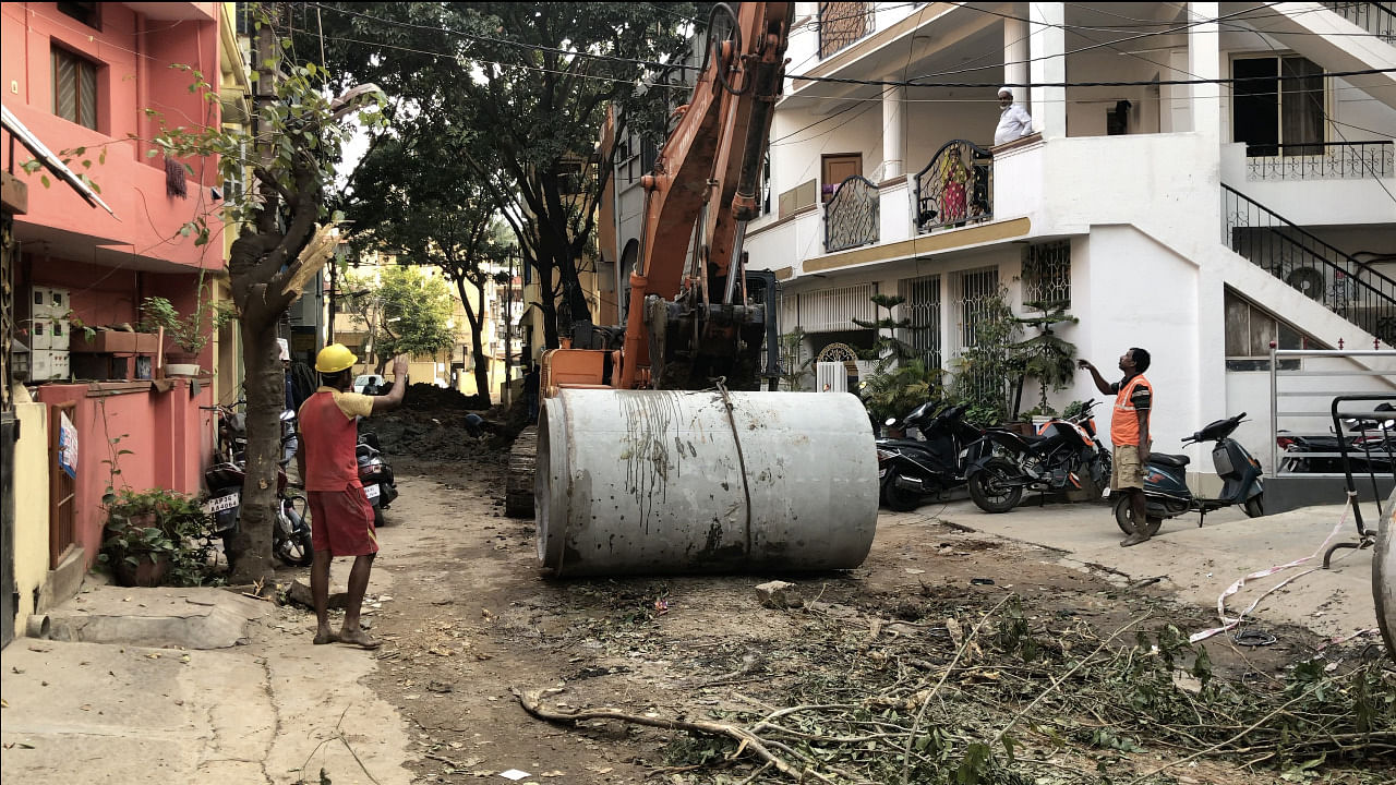 Roads in Eshwara Layout being asphalted. Details can be found on the BNP portal, but they aren’t available on the BBMP site. A citizen is contesting the details on the BNP site, saying the work began much earlier than the date listed.