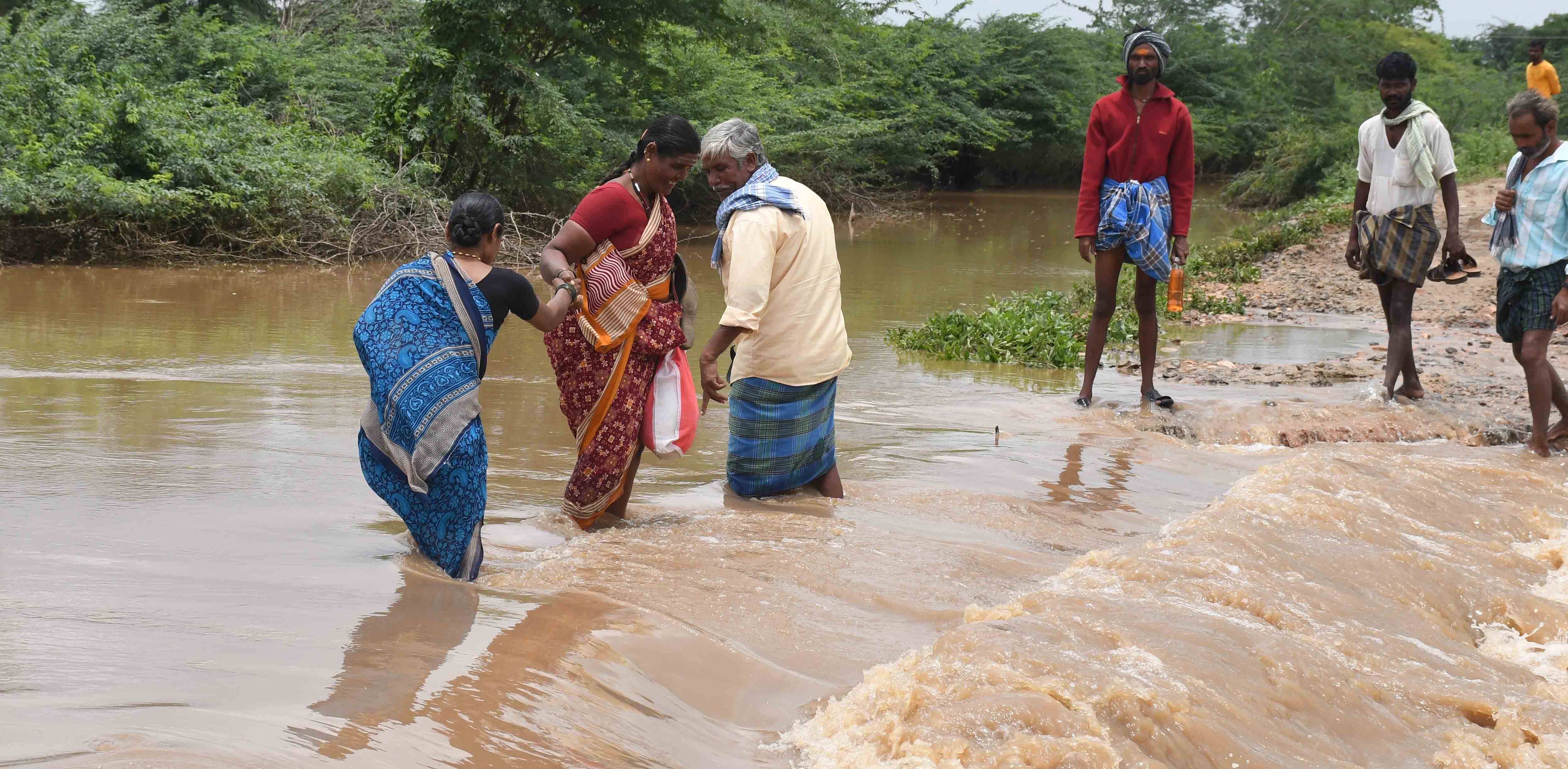 Karnataka has been allocated Rs 577.84 crore for dealing with the damages due to floods and landslides during the South-West Monsoon while Rs 611.61 crore has been allocated for Madhya Pradesh and Rs 87.84 crore for Sikkim. Credit: DH Photo