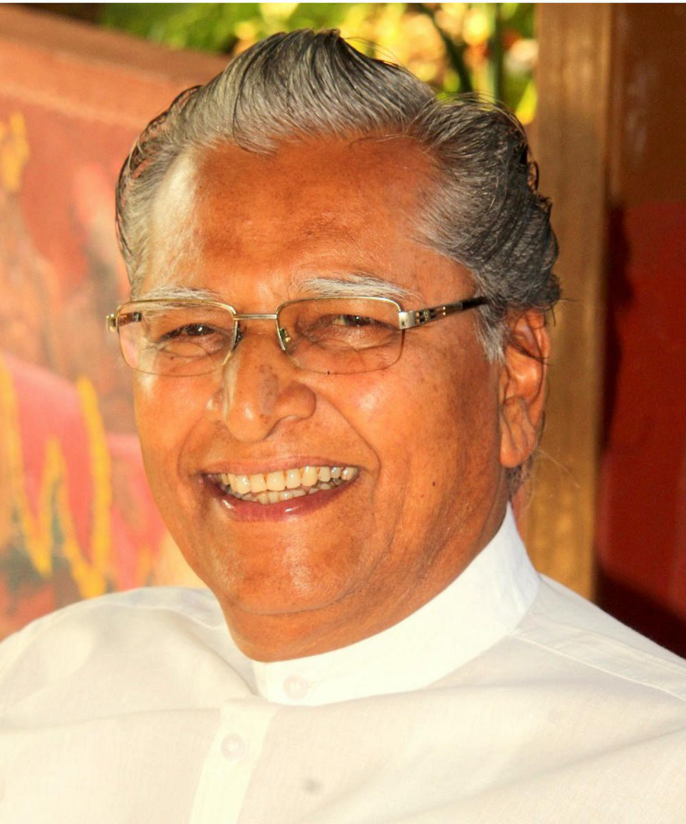 Dr T B Solabakkanavar