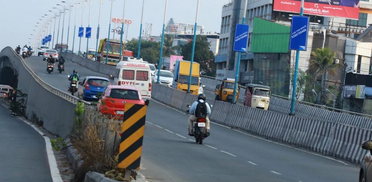The flyover on NH-66 at Palarivattom was commissioned in October 2016, but had to be closed in 2019 over safety concerns. Credit: File photo.