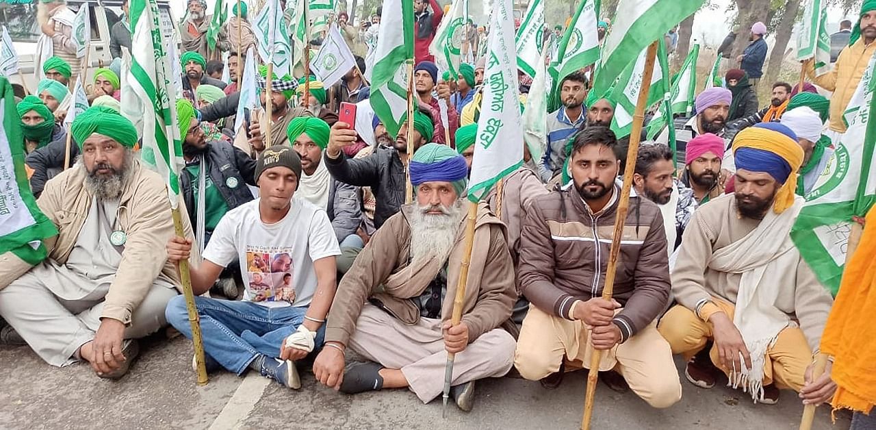 Farmers protest against the farm reform bills, in Hisar district. Credit: PTI Photo
