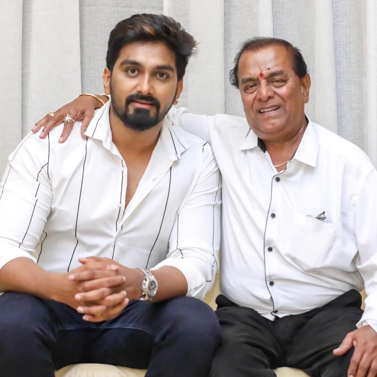 Dingri Nagaraj with son Rajvardhan.