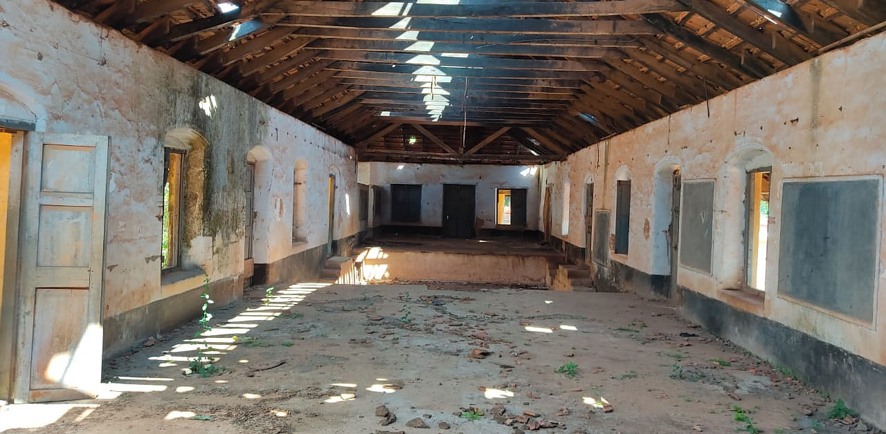 The damaged roof of the Nellikatte Government School building in Puttur. Credit: DH Photo