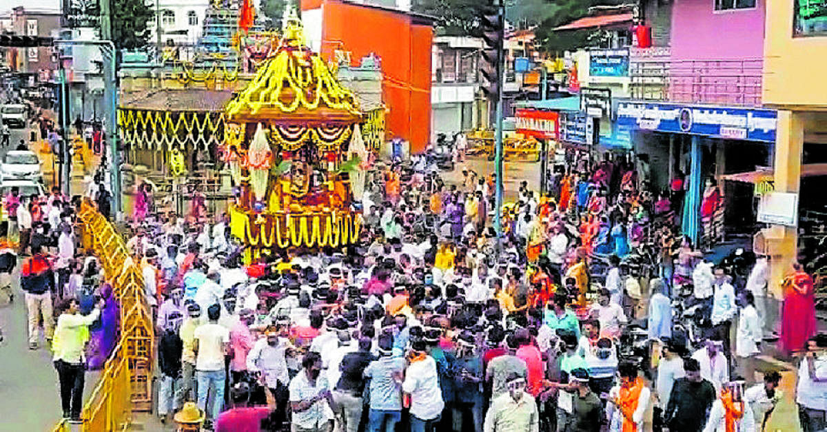 ‘Brahmarathotsava’ of Ganapathi Temple was held in Kushalnagar on Friday. Credit: DH