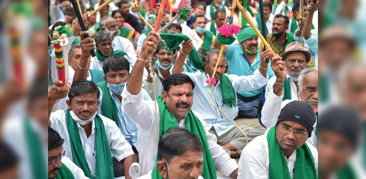 Karnataka farmers participate in a protest rally to press for repeal of the Centre's agri-laws, in Bengaluru, Wednesday, Dec. 9, 2020. Credit: PTI Photo