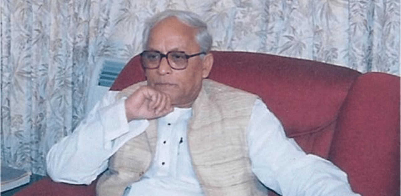 Ex-Bengal CM Buddhadeb Bhattacharjee Regains Consciousness But Remains ...