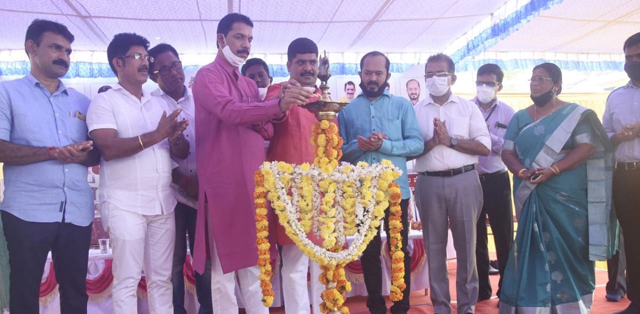 Dakshina Kannada MP Nalin Kumar Kateel inaugurated a programme after laying foundation stone for surgical block at District Wenlock Hospital in Mangaluru. Credit: DH Photo