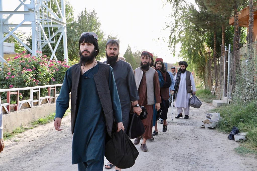   Newly freed Taliban prisoners walk at Pul-e-Charkhi prison, in Kabul, Afghanistan August 13, 2020. Picture taken August 13, 2020. Credit: National Security Council of Afghanistan/Handout via REUTERS