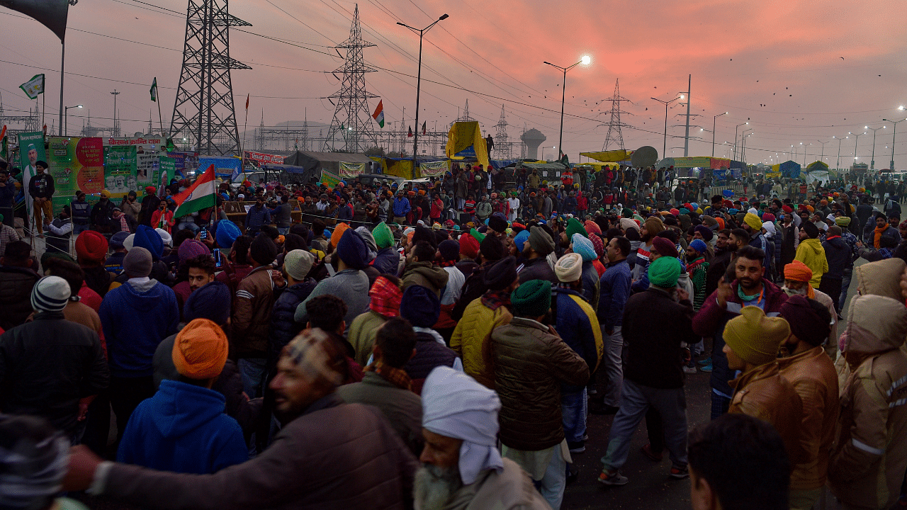 Farmers agitating against new farm laws at Ghazipur border, on the last day of the year 2020. Credit: PTI Photo