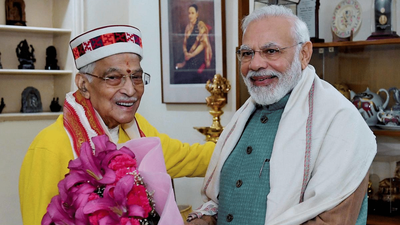 Murli Manohar Joshi (L) and Prime Minister Narendra Modi (R). Credit: PTI Photo