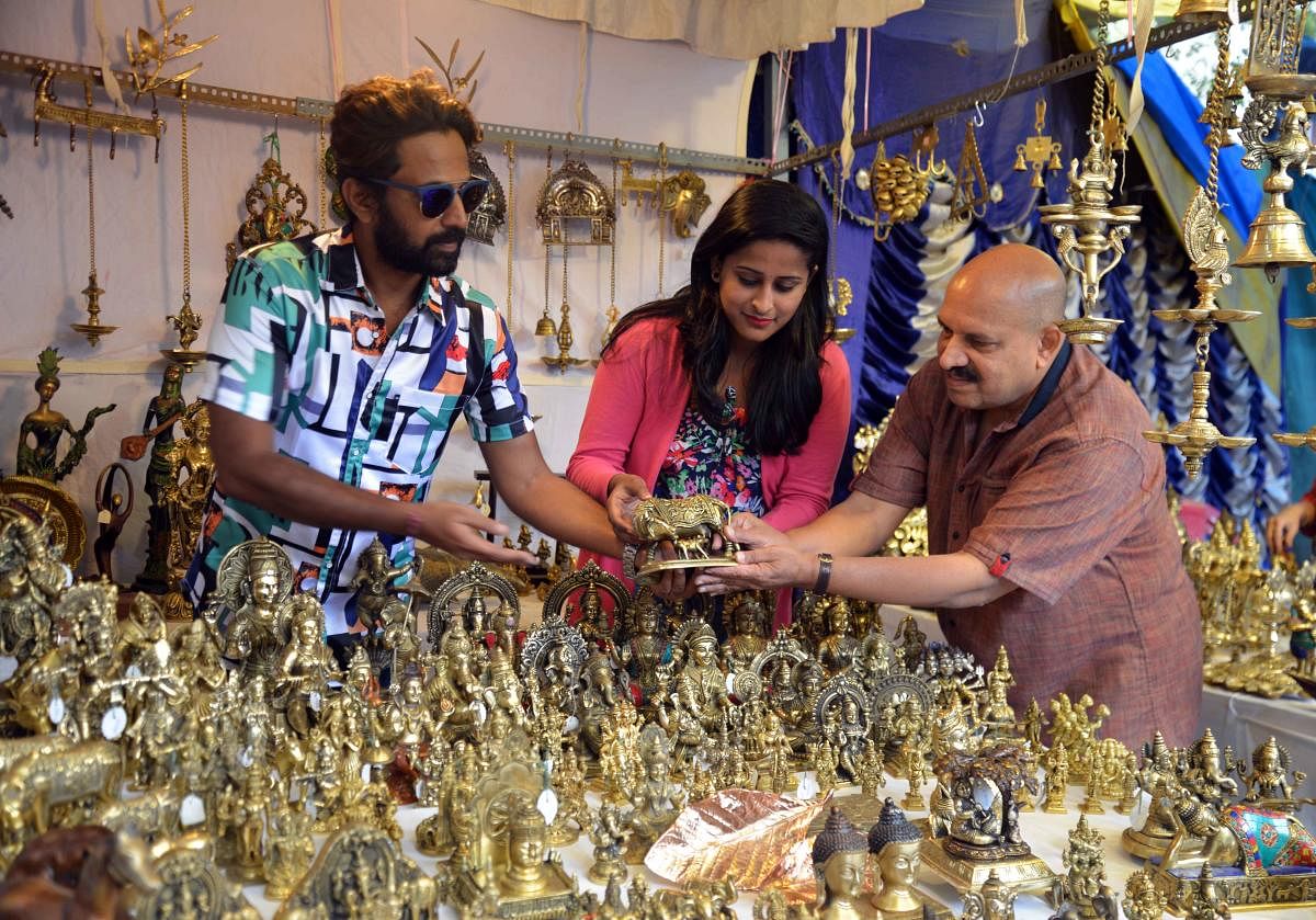 Popular music composer V Manohar (right) opened the mela.