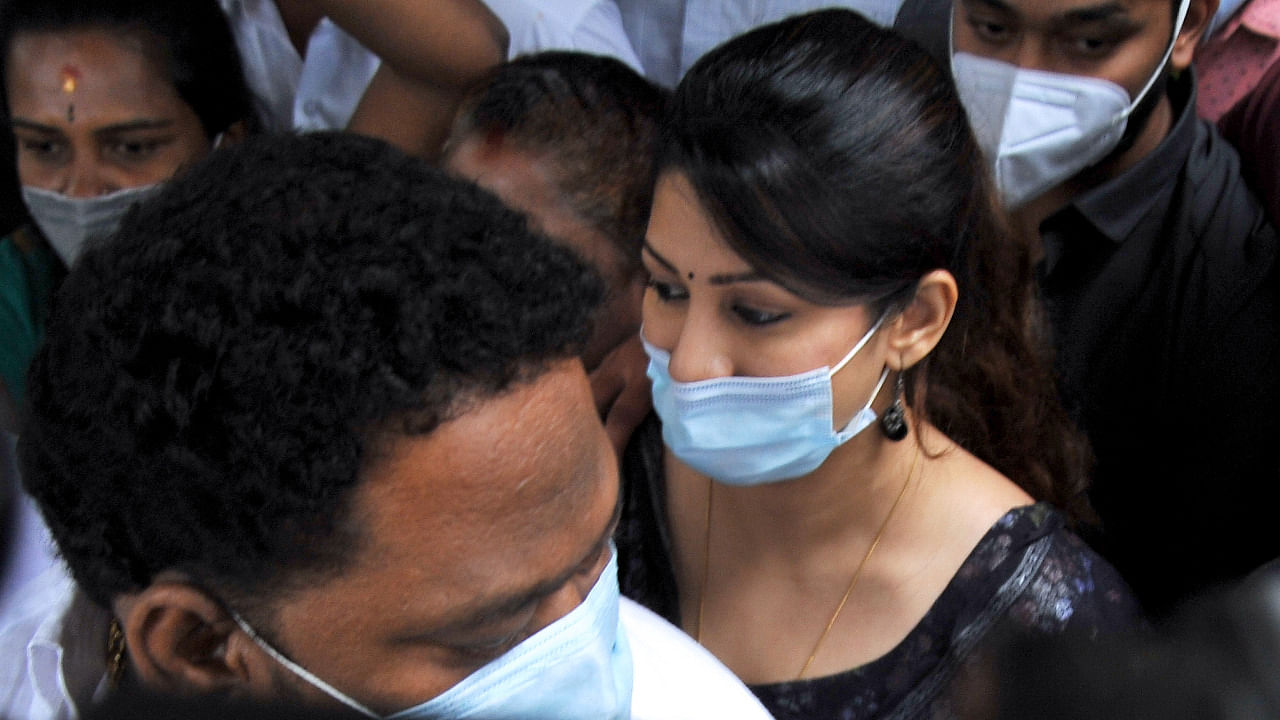 Actress Radhika Kumarswamy at CCB office following summons in Bengaluru. Credit: DH Photo/Pushkar V