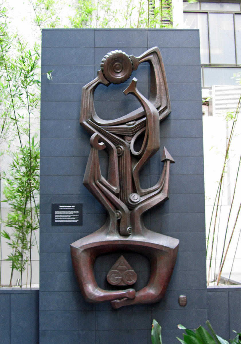 A sculpture by Tom Bass installed at the Deutsche Bank place in Sydney. (Pic courtesy: Wikipedia)