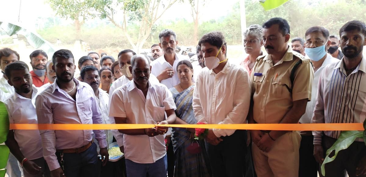 LAMPS president R K Chandru inaugurates the commercial complex of LAMPS in Kushalnagar.