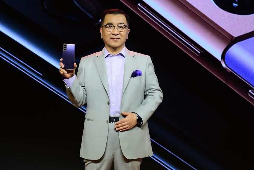 Ken Kang, President & CEO, Samsung SWA unveils Galaxy S21 Series in India. Credit: Samsung