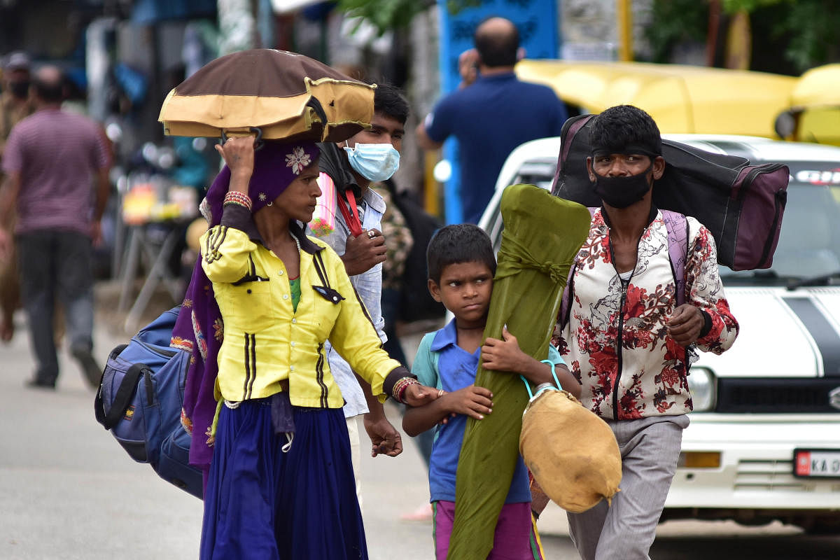 A high rotating population of labourers is preventing the outbreak from being contained in Mahadevapura. DH FILE/Irshad Mahammad