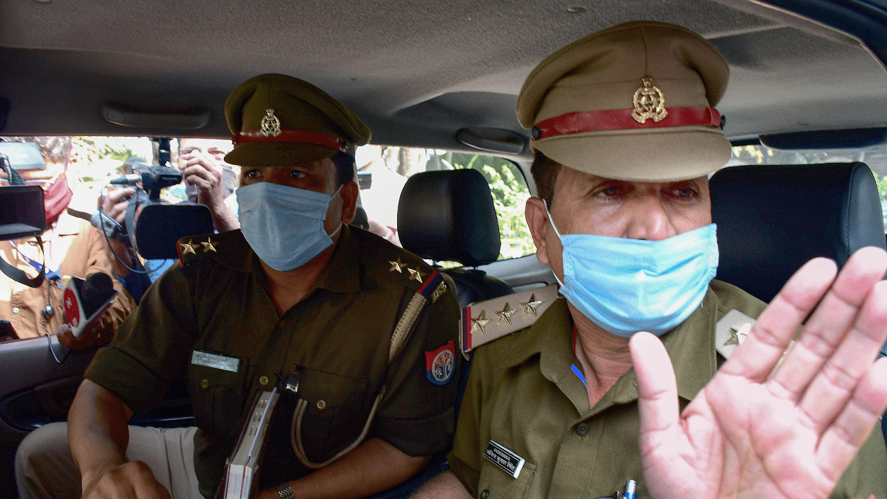 Uttar Pradesh police personnel arrive at CP office to question the makers of Amazon Prime Video series 'Tandav', in Mumbai on Wednesday. Credit: PTI Photo