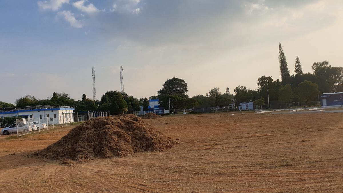 The ghost of the disastrous car blaze of the previous edition looms large. Over 300 cars were gutted in a massive blaze sparked by uncut dry grass in the parking area during Aero India 2019. Credit: Special Arrangement