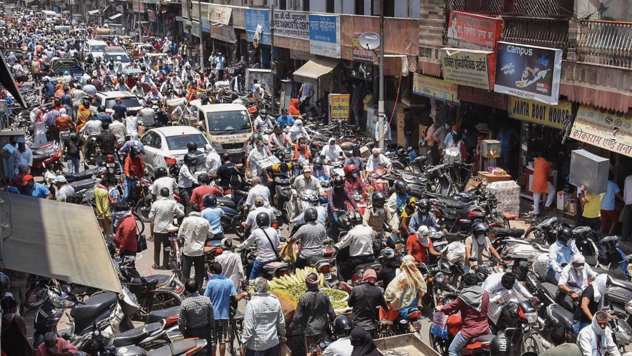 Rush of people at a market during Covid-19 lockdown in Mathura, May 28, 2020. Credit: PTI Photo