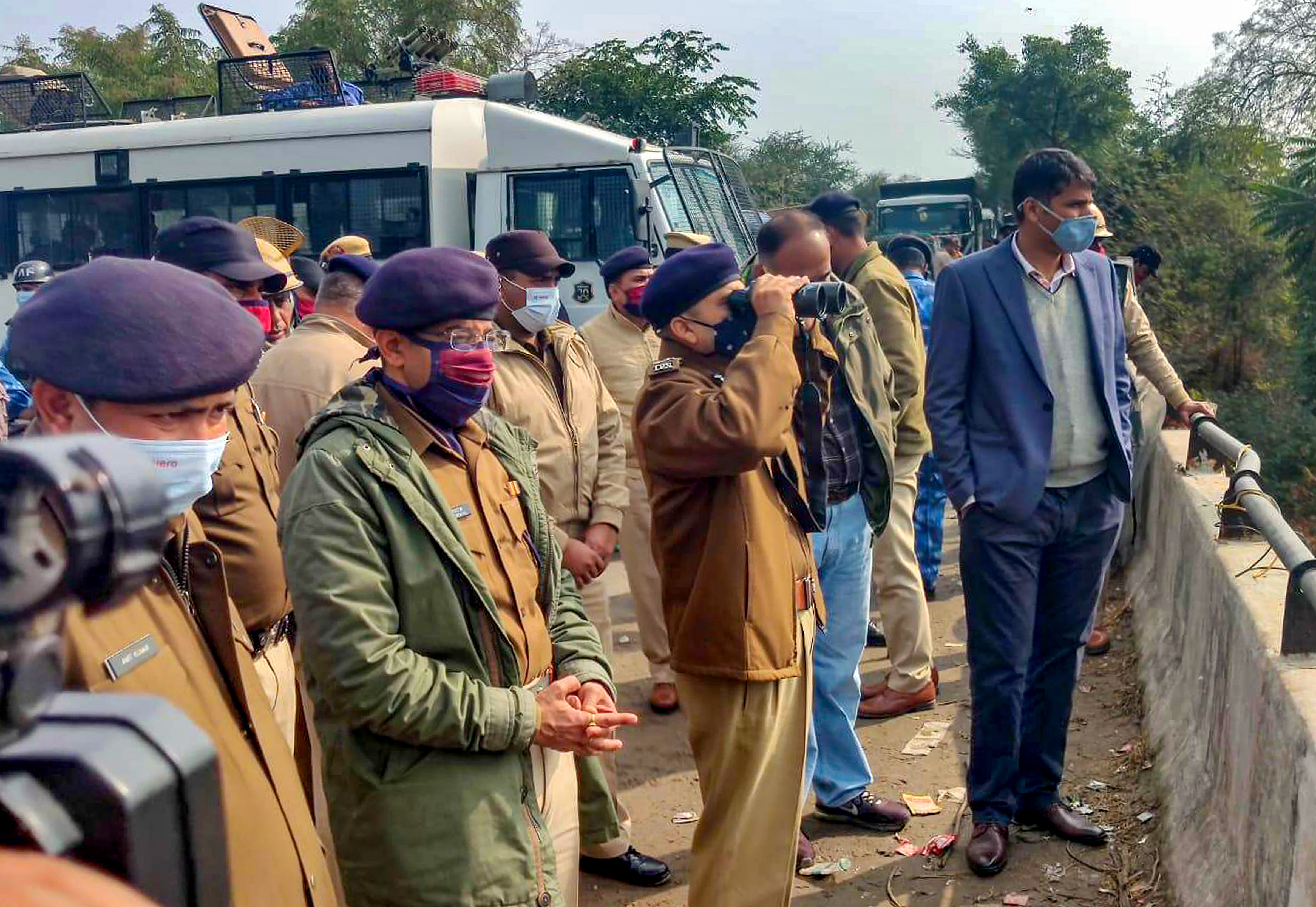 Police personnel inspect the site where farmers from Punjab, Haryana. Credit: PTI Photo