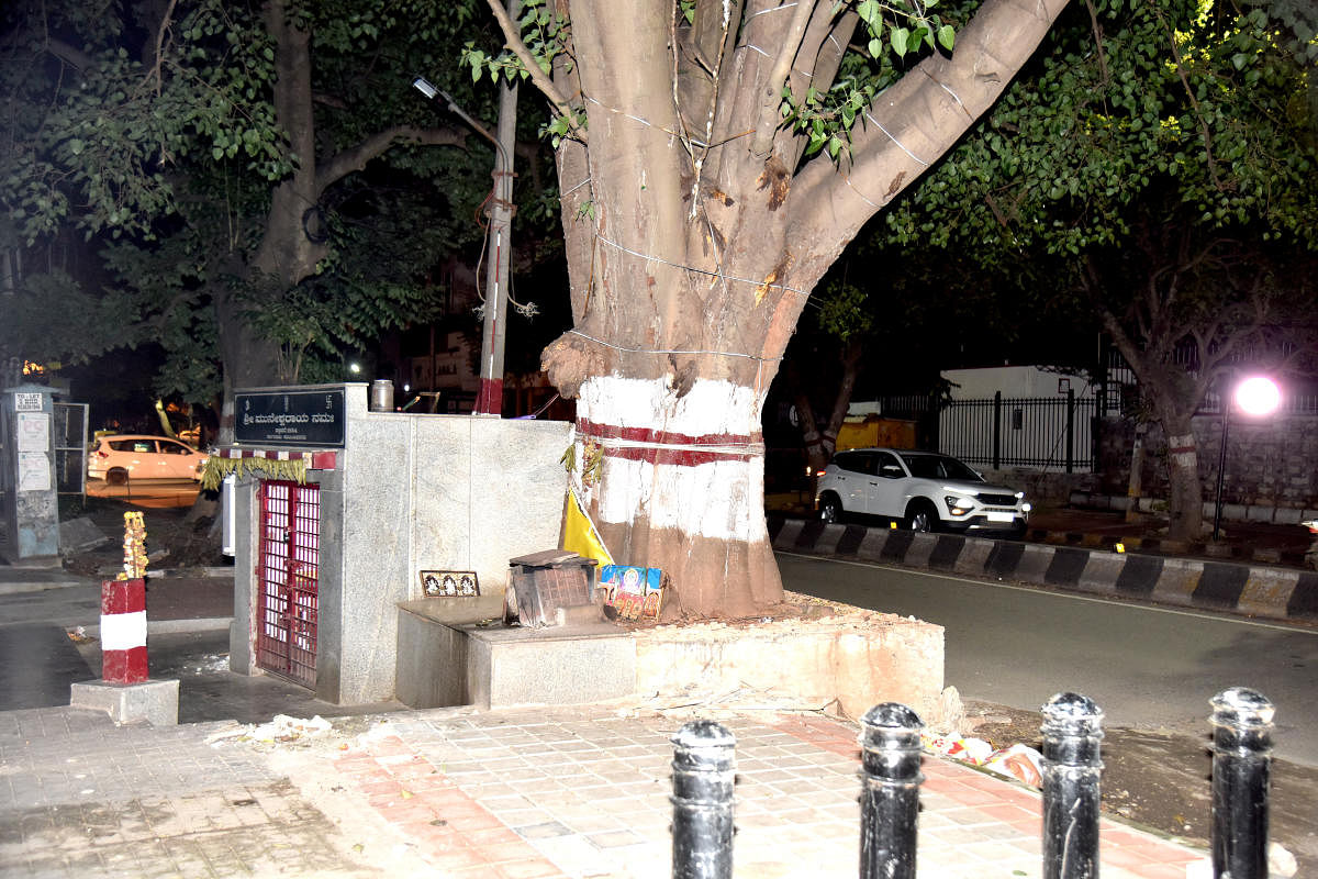 A temple constructed on a footpath in Jayanagar 4th Block, Bengaluru. Representative image/Credit: DH File Photo
