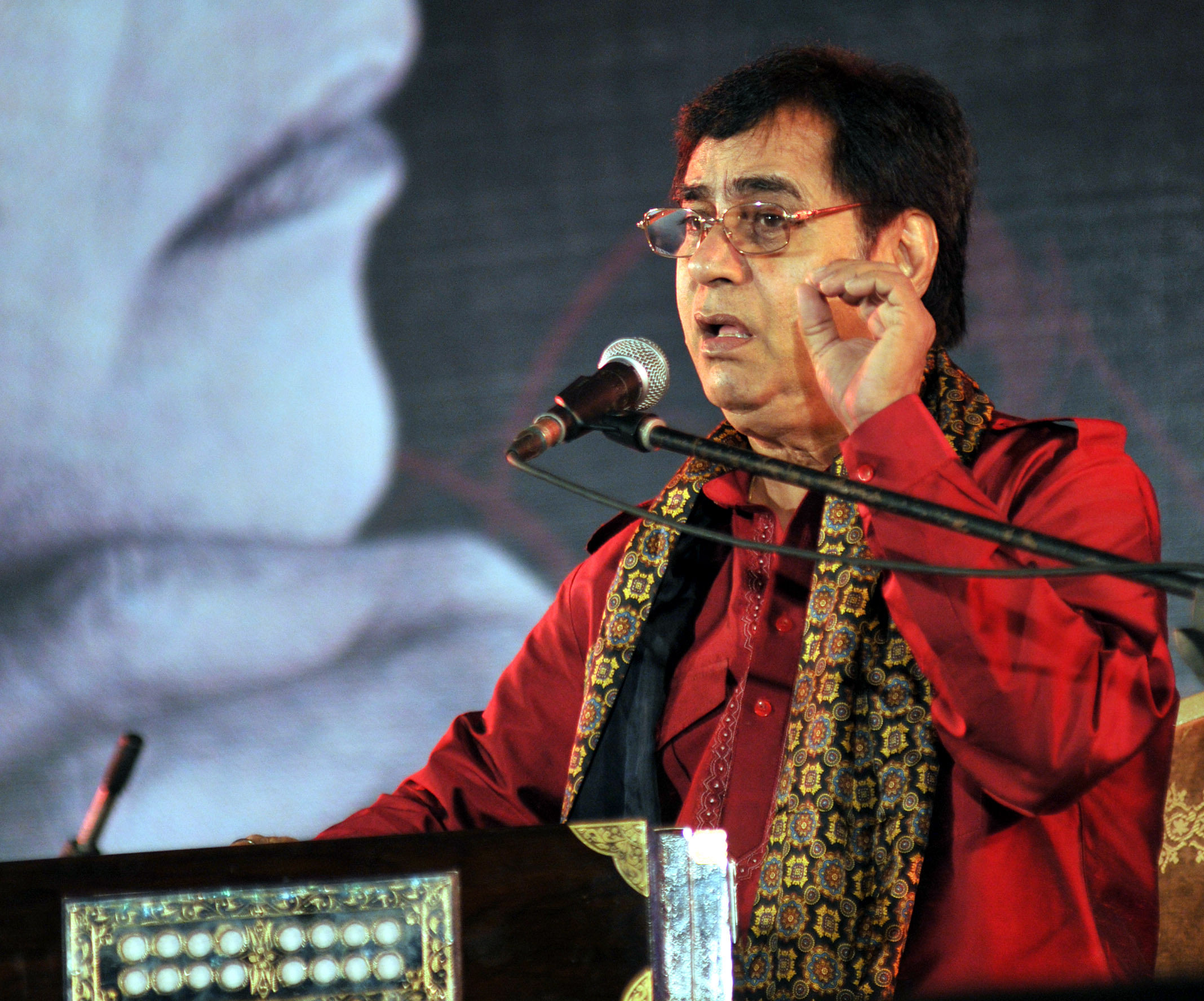 Jagjit Singh was a rank above Talat Mahmood and Mohammad Rafi in ghazals. 