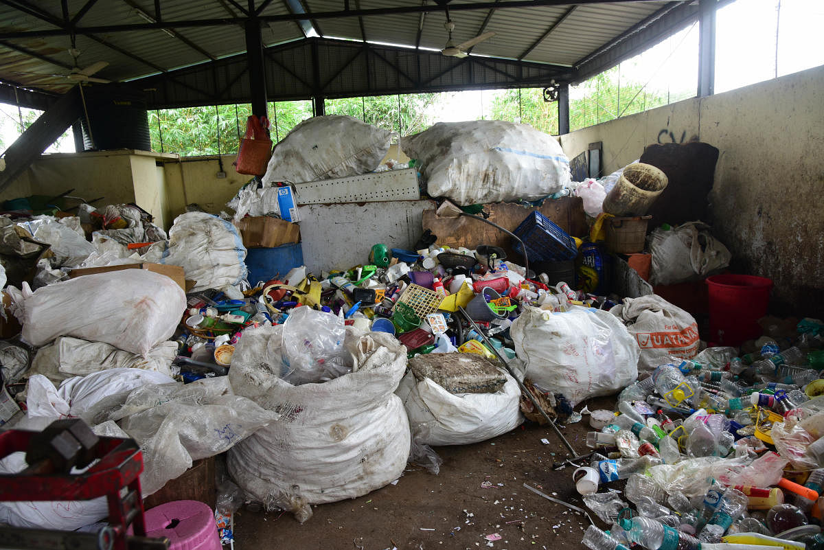 A dry waste collection centre in Yeshwantpur, Bengaluru. Credit: DH Photo