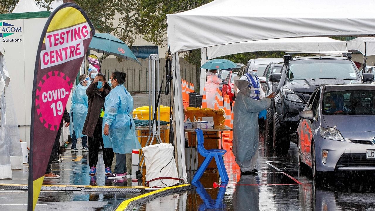 Motorists queue at the Otara testing station after a positive Covid-19 case was reported in the community as the city enters a level 3 lockdown in Auckland on February 15, 2021. Credit: AFP Photo