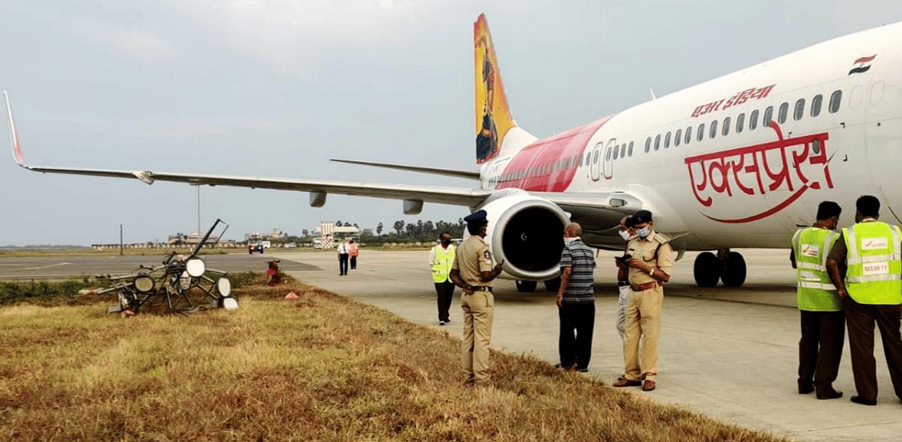 Air India Express flight which hit an electric pole while landing at Vijayawada International Airport at Gannavaram near Vijayawada. Credit: PTI Photo