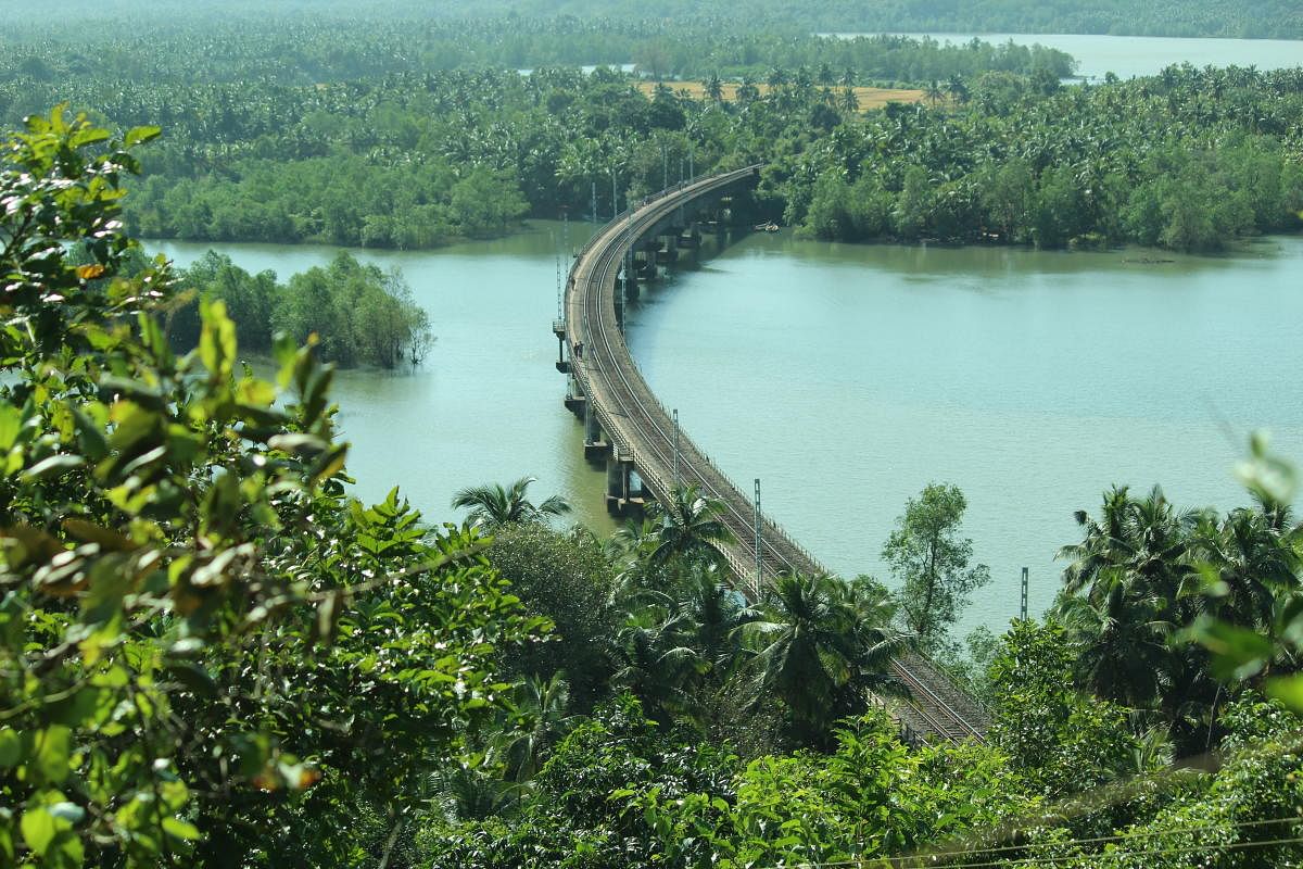 Sharavati railway bridge. PHOTO BY AUTHOR