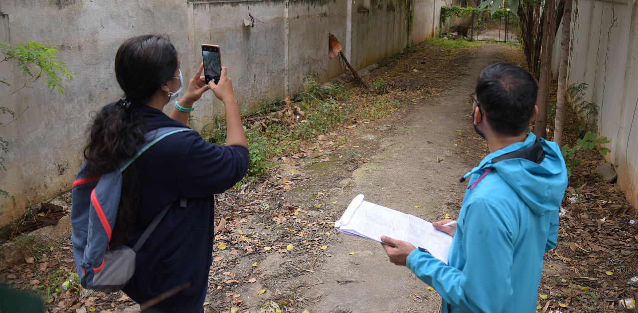 Volunteers map the roads in Malleswaram area as a part of Walking audit of Malleswaram. Credit: DH Photo/Pushkar V