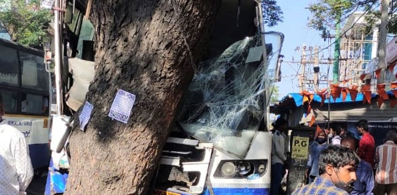 The BMTC bus which crashed into a tree on Magadi Road on Tuesday morning. Credit: Special Arrangement